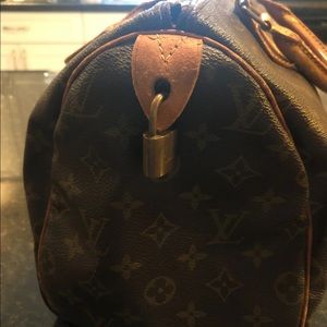 Louis Vuitton Speedy 30